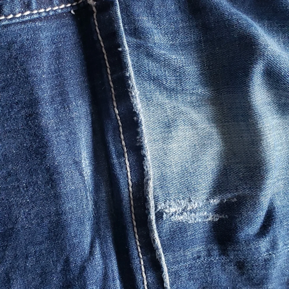 Express Women's Distressed Bootcut jeans - Picture 5 of 6